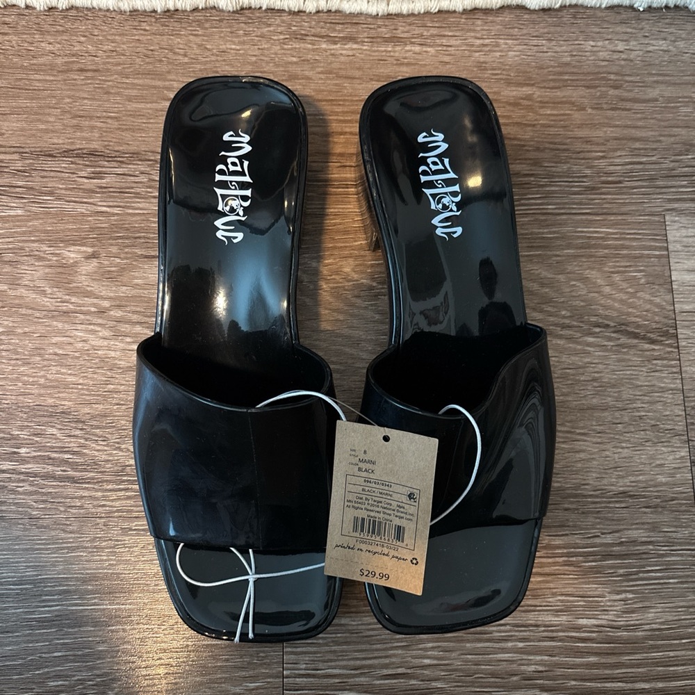 Brand new Black patent leather chunky heeled sandals 🖤